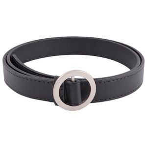 ✨✨NWT Silver Buckle Faux Leather Belt
